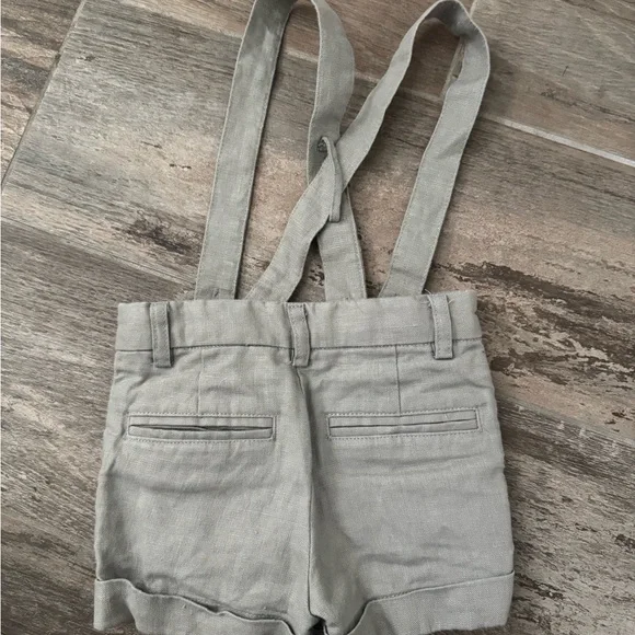 Stylish Gray Suspender Shorts - Picture 2 of 3